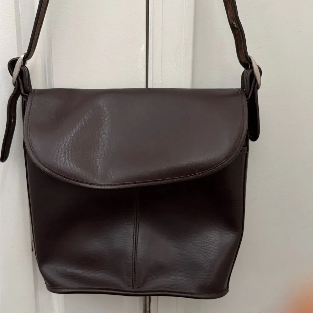 Vintage Coach 90s Whitney Crossbody Bag color brown